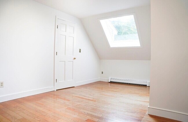 Building Photo - 241 New Bedford Rd