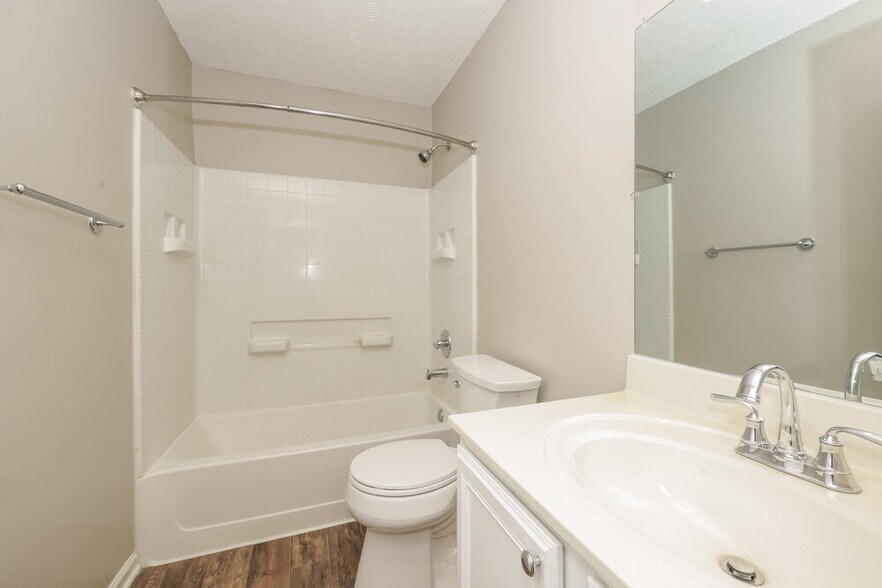 Building Photo - 413 Creek Oak Dr
