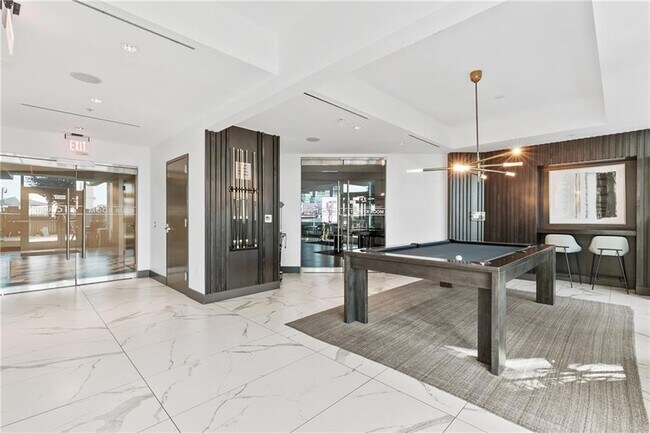Building Photo - 400 W Peachtree St NW