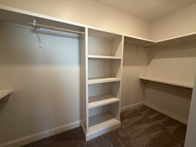 Building Photo - 102 Ancona Ln