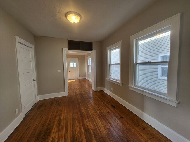 Building Photo - 1329 Fremont St