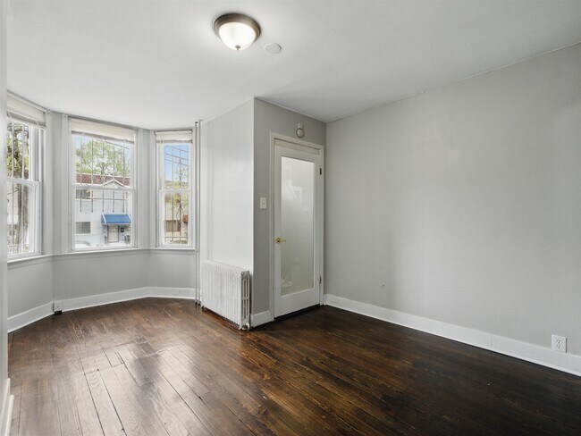 Building Photo - 121 Kearney Ave