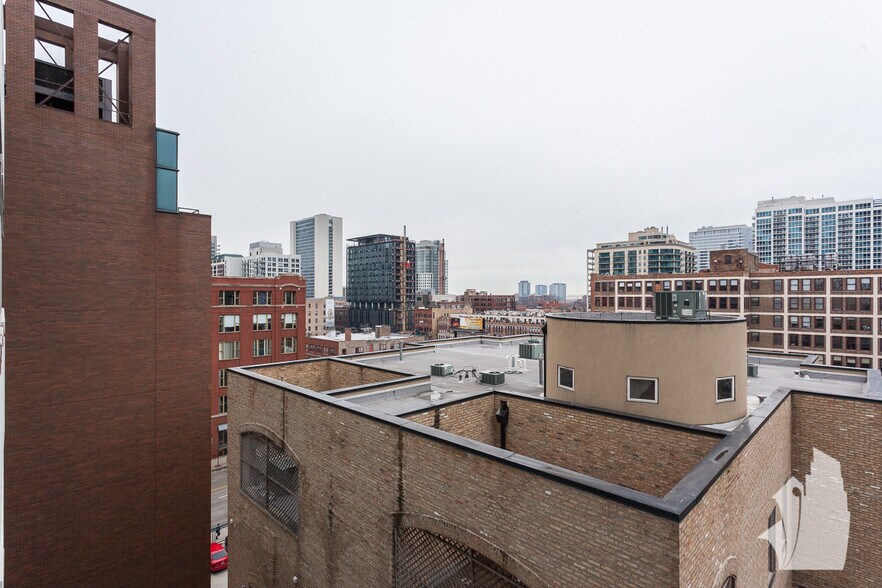 Building Photo - 630 N Franklin St