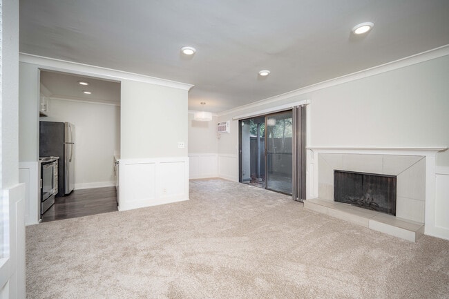 Marquee 1804N living2 (1) - Marquee at Diablo Pines