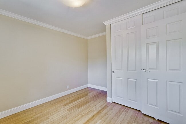 Building Photo - Updated 3 bedroom , 2 bath home in Mountai...