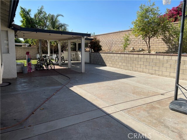 Building Photo - 18250 Shamrock St