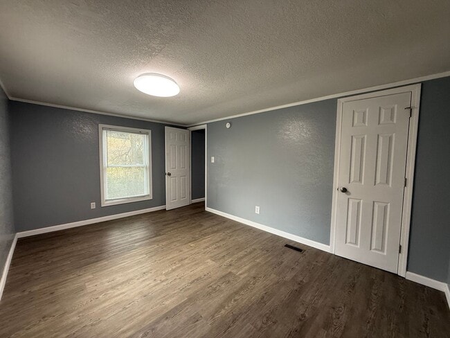 Building Photo - 3 Bedroom 2 Bathroom Home located in Baileyton, TN