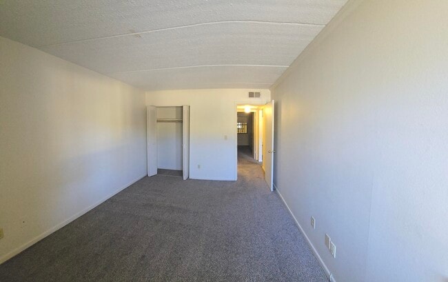 Building Photo - 209 W Miracle Strip Pkwy