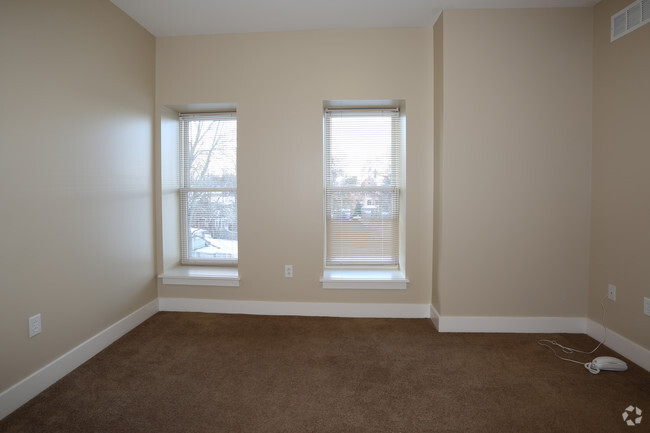 Interior Photo - South & Hickory Place