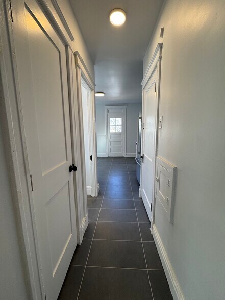 Building Photo - 5011 S Broadway