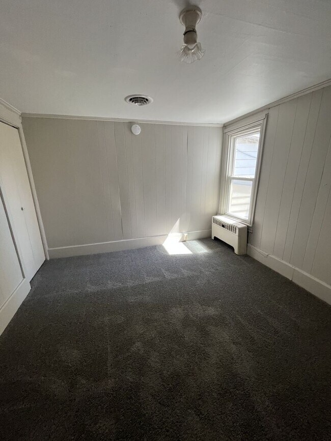 Building Photo - 236 E King St