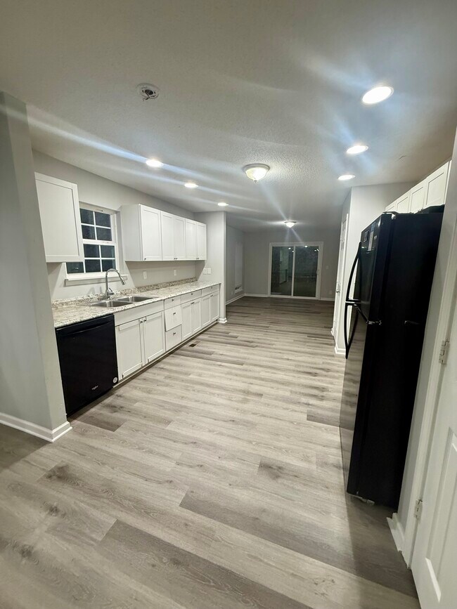 Building Photo - 3158 16th Ave