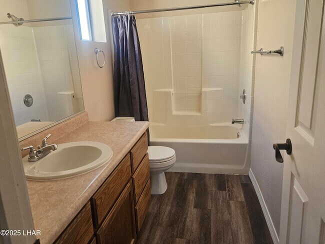 Building Photo - 3633 Desert Garden Dr