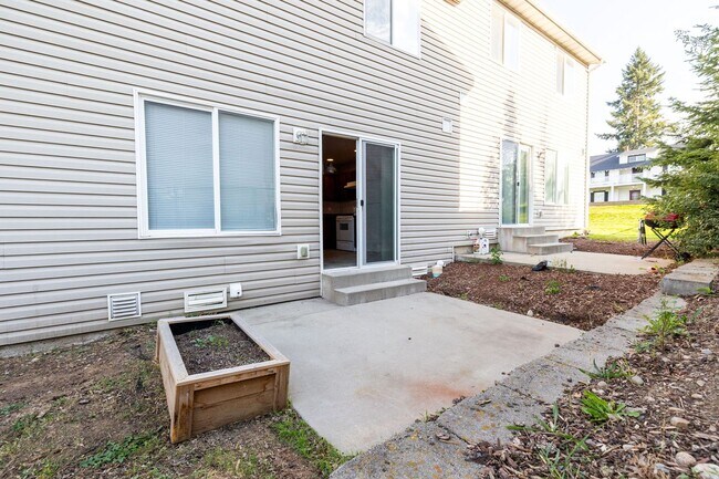 Building Photo - 326 S Thierman Rd