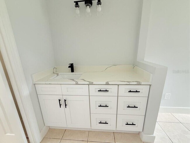 Building Photo - 109 Lakepointe Cir