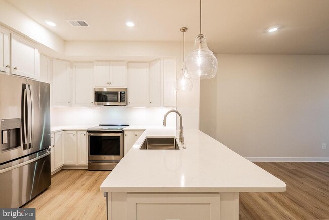 Building Photo - 21835 Express Ter