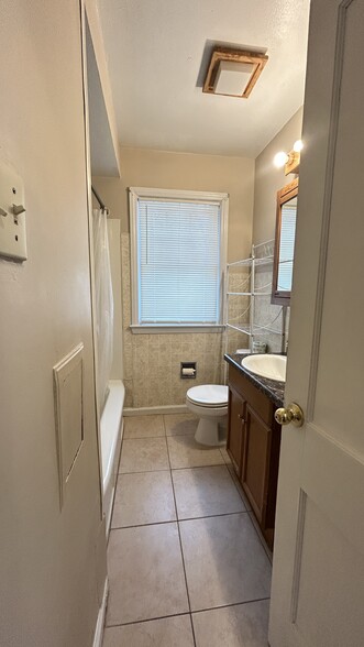 Main bath - 18805 Maple Heights Blvd