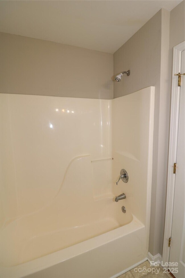 Building Photo - 2558 Carya Pond Ln