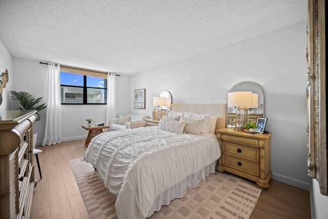 Building Photo - 3540 S Ocean Blvd