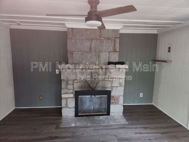 Building Photo - 488 Lake Hosea Dr