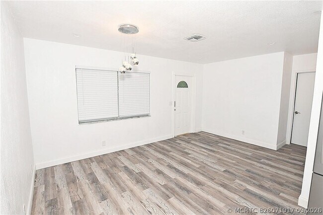 Building Photo - 270 NW 43rd St