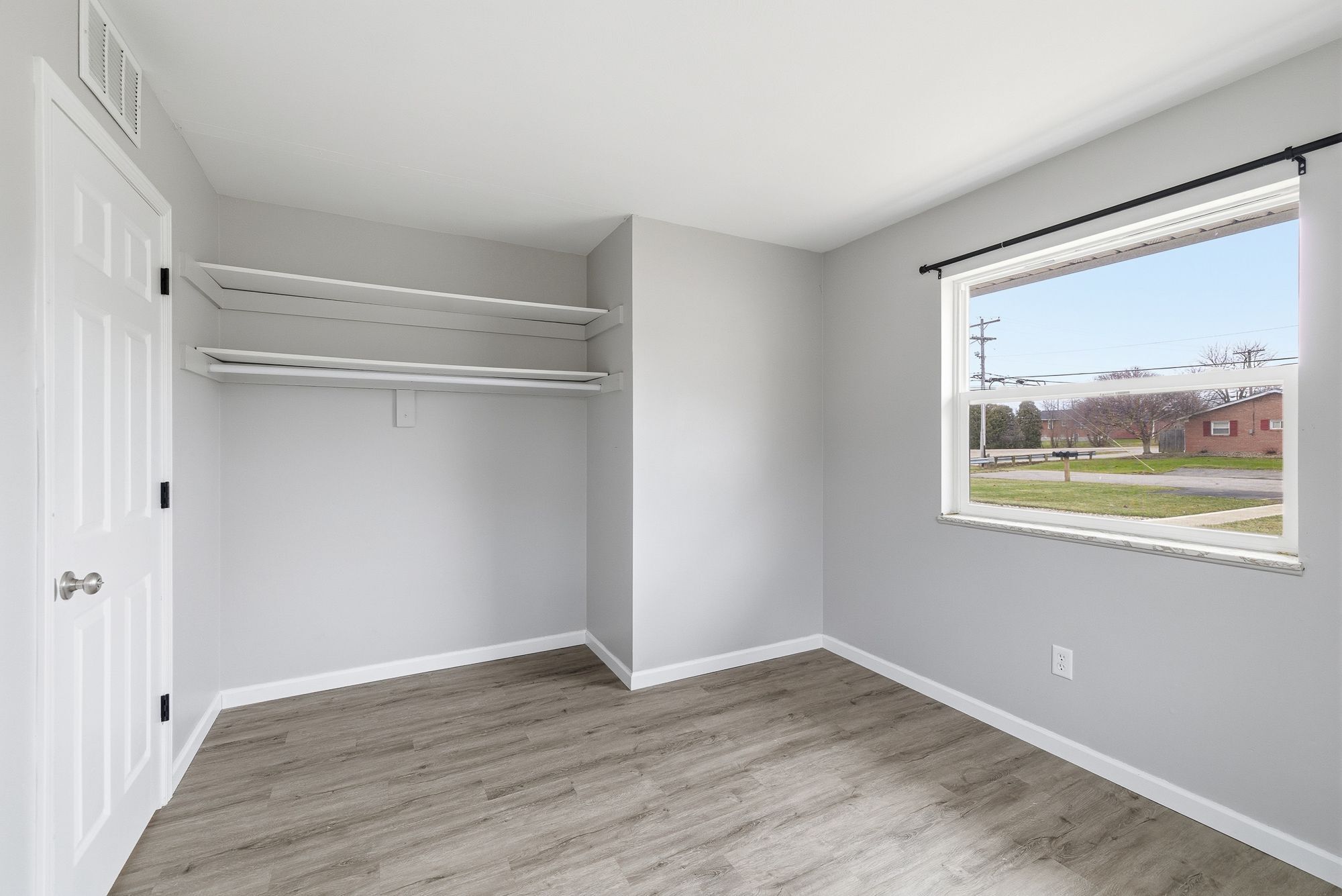 Building Photo - 84 Lasalle St