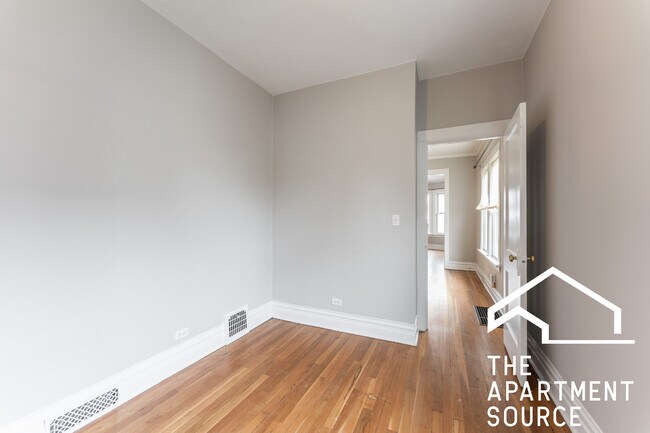 Bedroom - 1009 S Ridgeland Ave