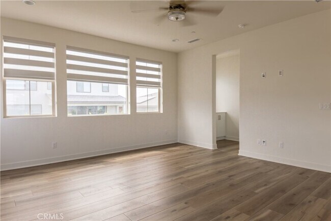 Building Photo - 35963 Bertain Dr