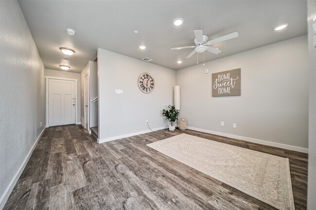 Building Photo - 12603 Telge Rd