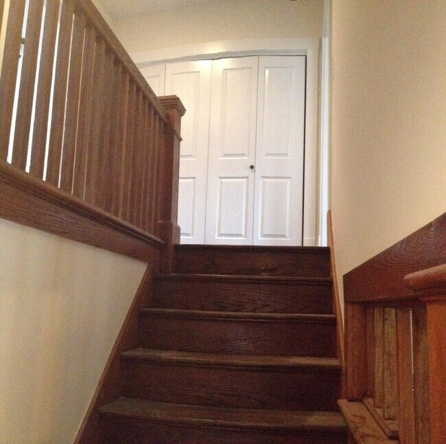 Building Photo - 4200 Mercier St