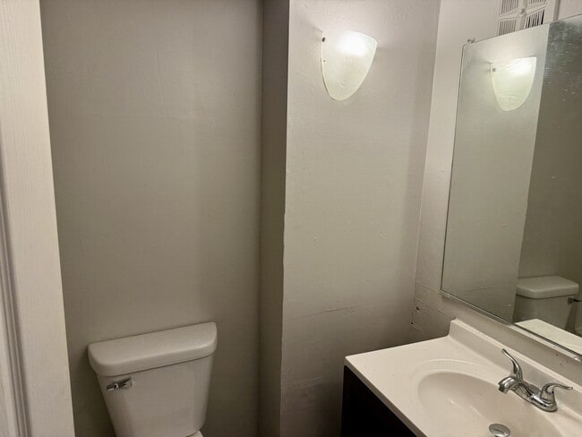 Building Photo - 8970 N 95th St