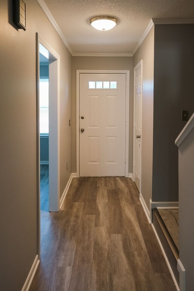 Building Photo - 2BR/2.5BA Condo w/ Community Pool in Simsponville!