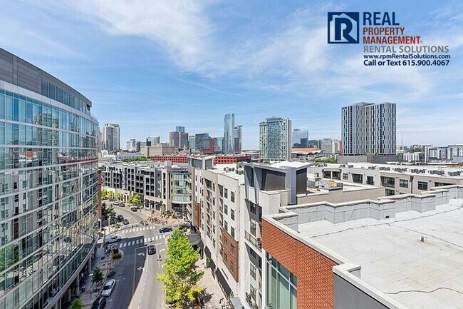 Building Photo - Modern, high-end condo in the ICON! So many amenities! Offering half off first months rent!