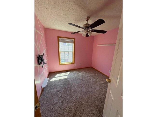 Building Photo - 10012 Iris Ln