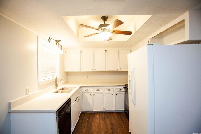 Building Photo - 513 Nan Cir
