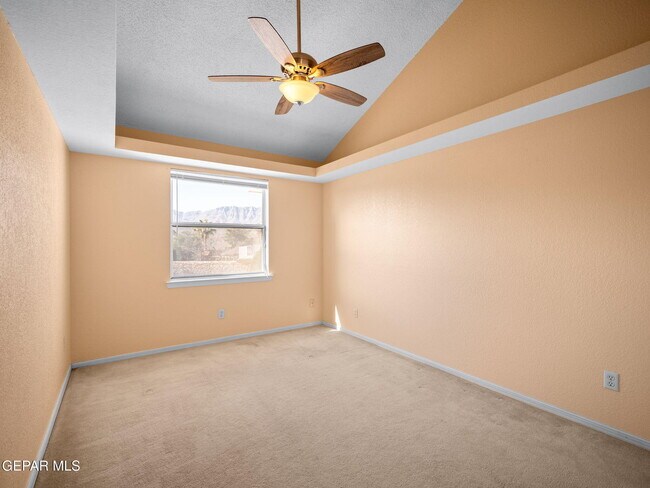 Building Photo - 4572 Loma Linda Cir