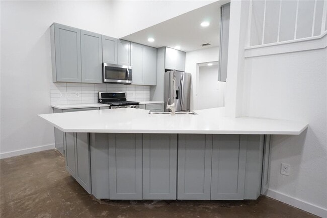 Building Photo - 8006 Tiffany Dr