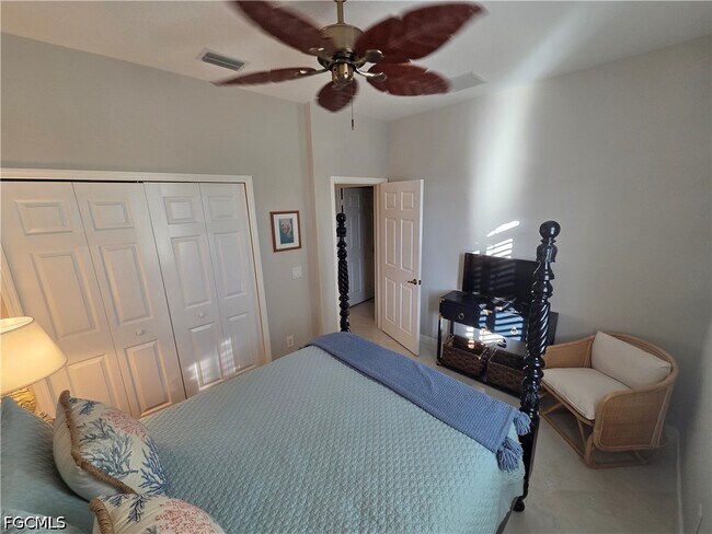 Building Photo - 10640 Camarelle Cir