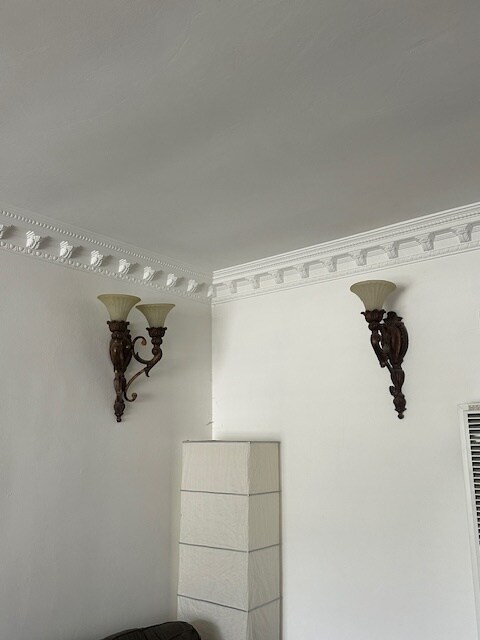 More wall council with Crown molding - 1857 Pandora Ave