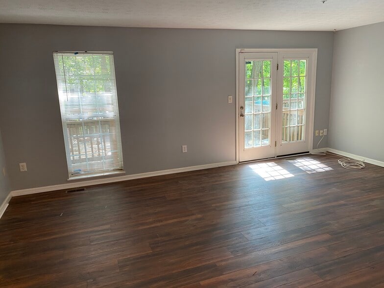 Family Room - 7812 Foxfarm Ln