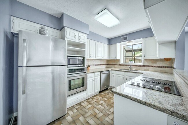 Building Photo - 4137 Ruskin St