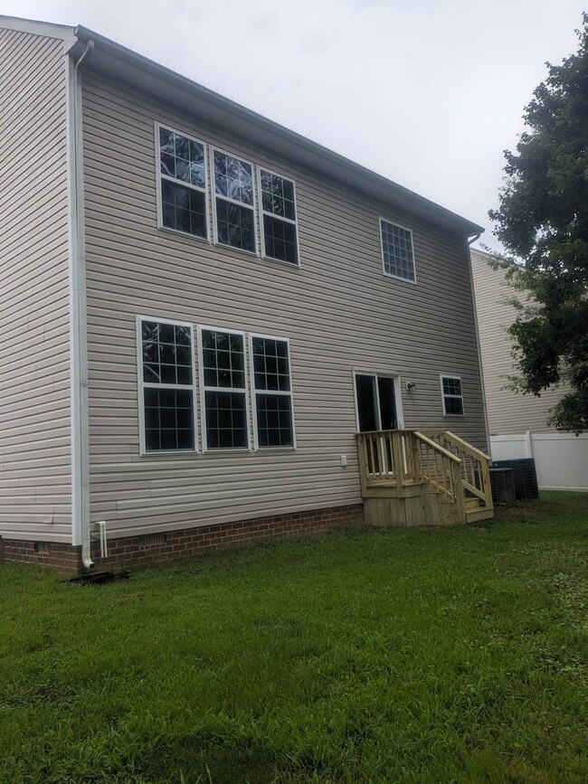 Building Photo - 208 Foster Rd