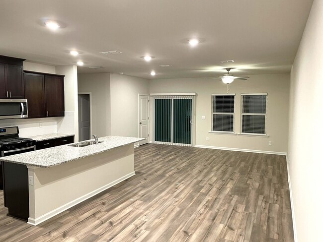 Building Photo - 1642 Villageside Ct