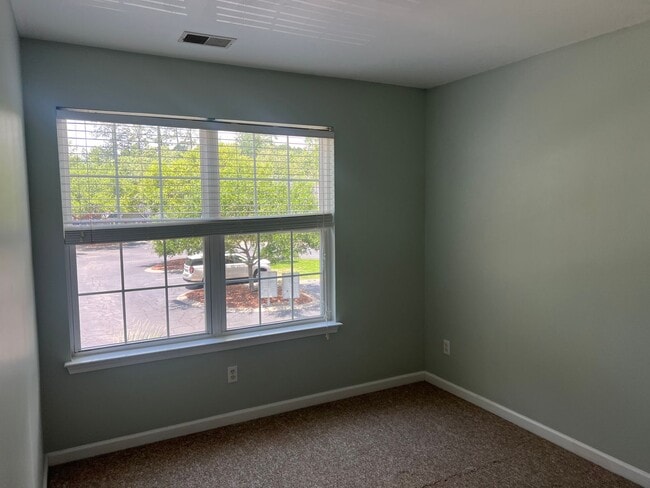 Building Photo - Townhouse in Townes at Buckwalter
