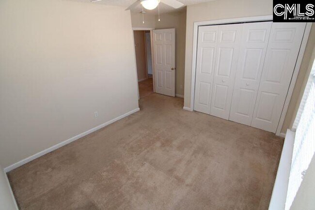 Building Photo - 5 Redbrush Ct