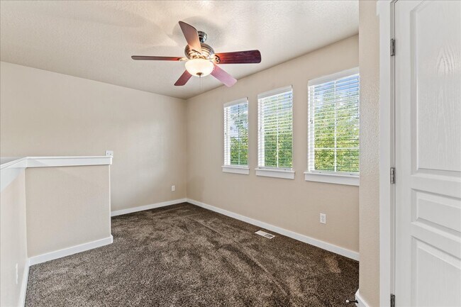 Building Photo - 115 W Lava Falls Dr