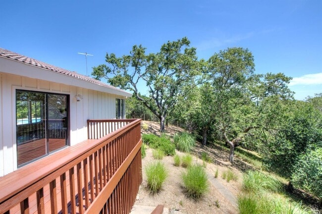 Building Photo - 13 Black Oak Ln