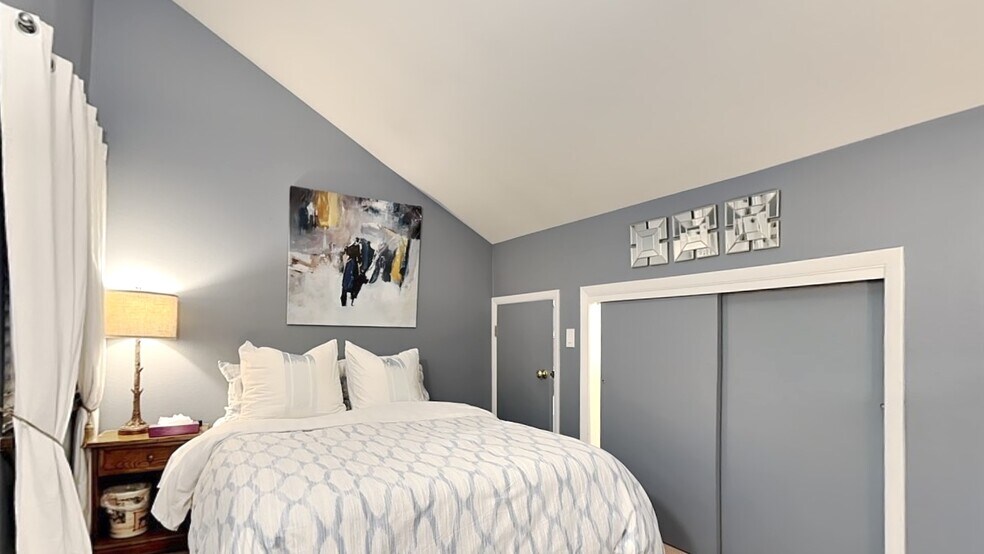 upstairs queen bedroom - 1530 Empire Ave