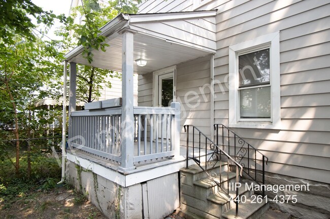 Building Photo - Beautifully Updated Historic 3BD Home -Cle...