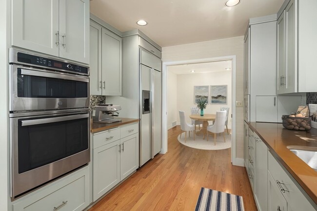 Building Photo - 3bd/3.5ba Mercer Island Home